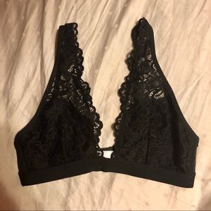 2/$10 🌵 Black Lace Triangle Plunge Bralette